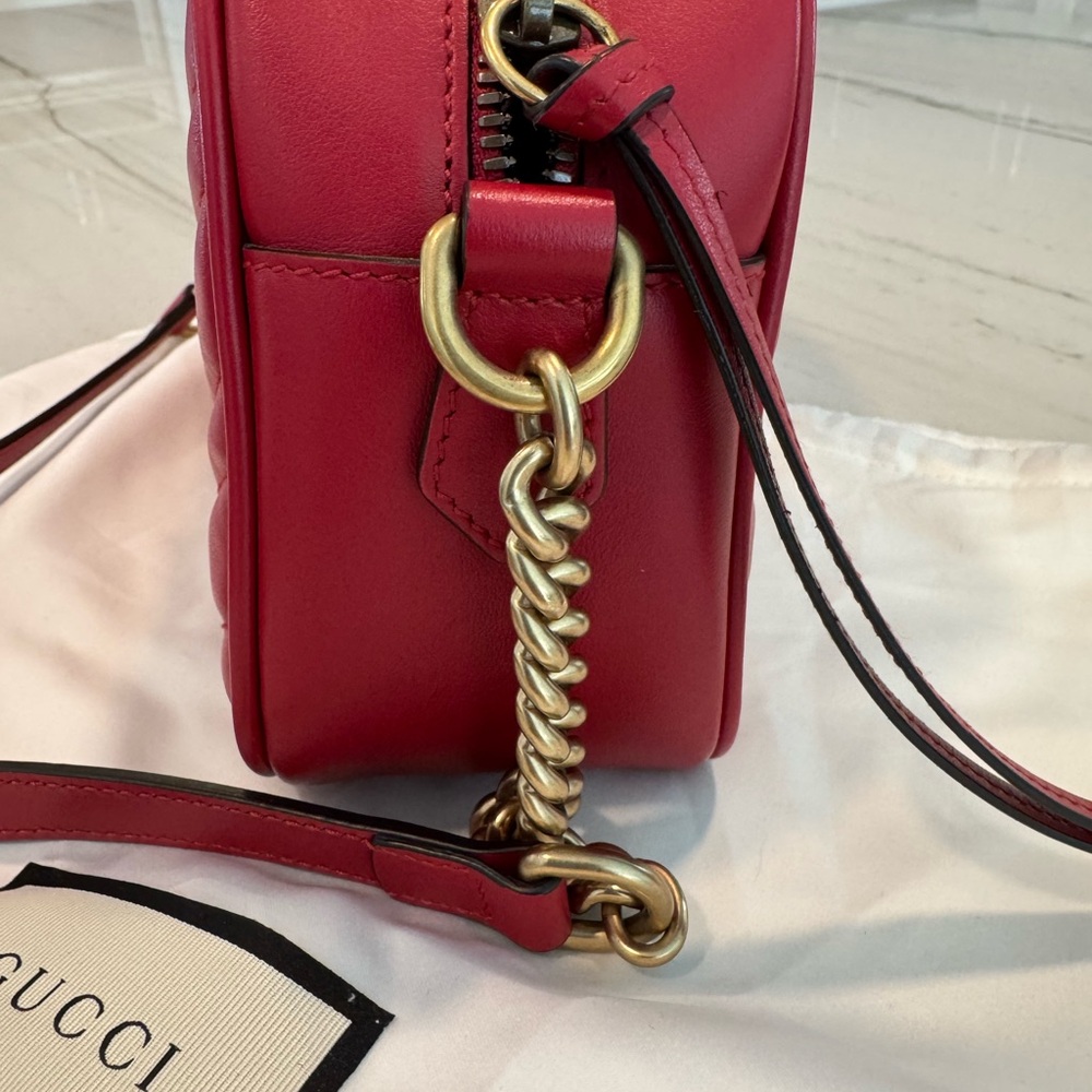 Gucci Red Chevron GG Marmont Crossbody Bag with Gold Hardware - Picture 4 of 14